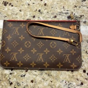 Louis Vuitton Neverfull Pochette